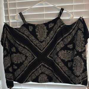 Versona Black and White Cold Shoulder Blouse